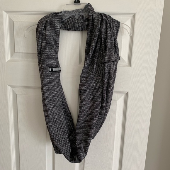 lululemon athletica Accessories - Lululemon Vinyasa scarf